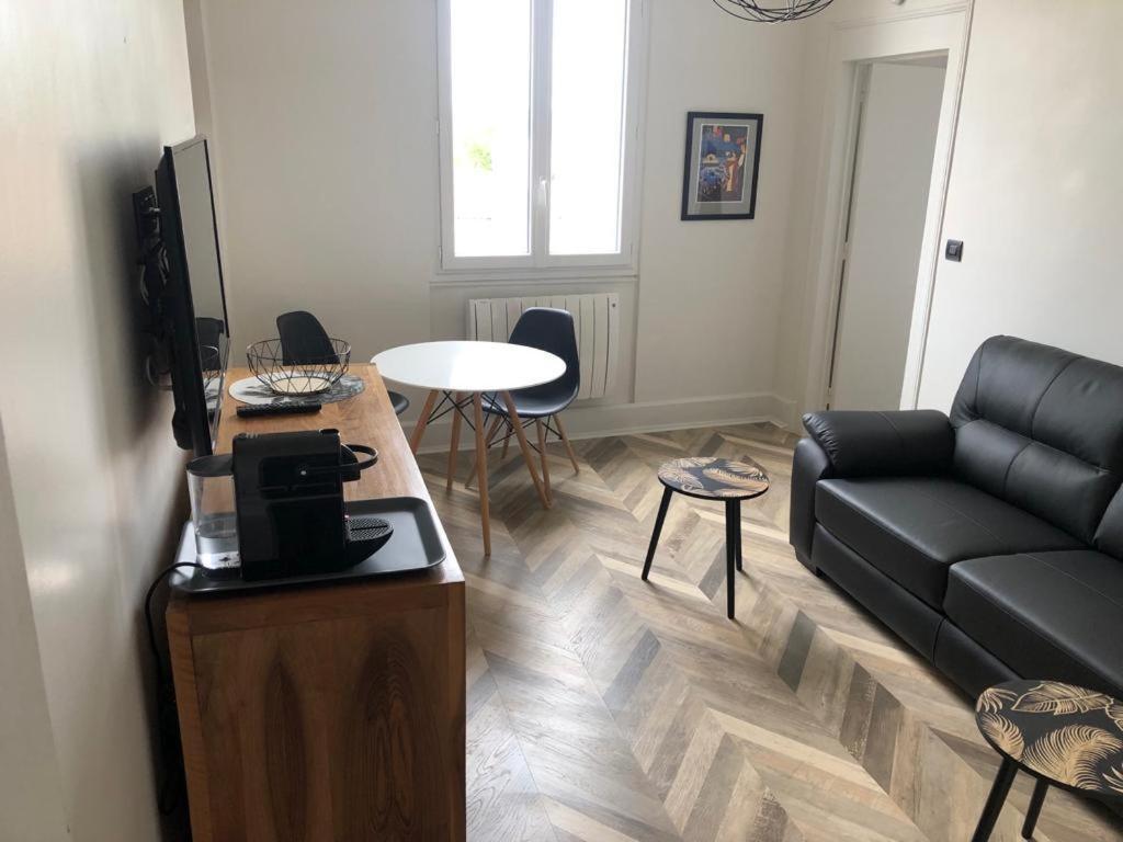 Superbe Appartement Independant En Centre Ville Vichy Kültér fotó